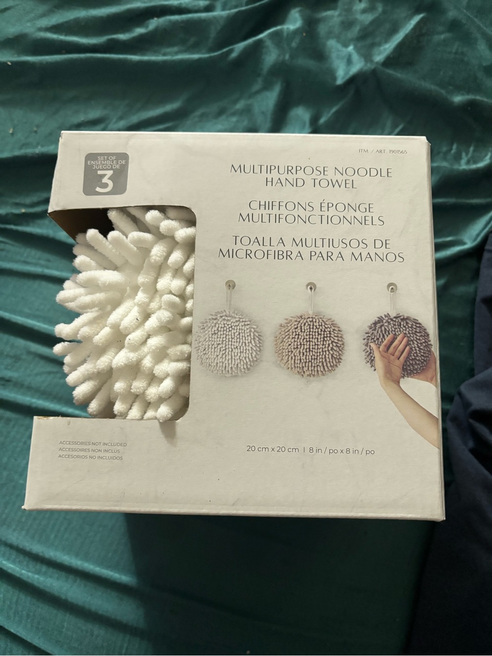 New 3 pack dusters cleaning materials.